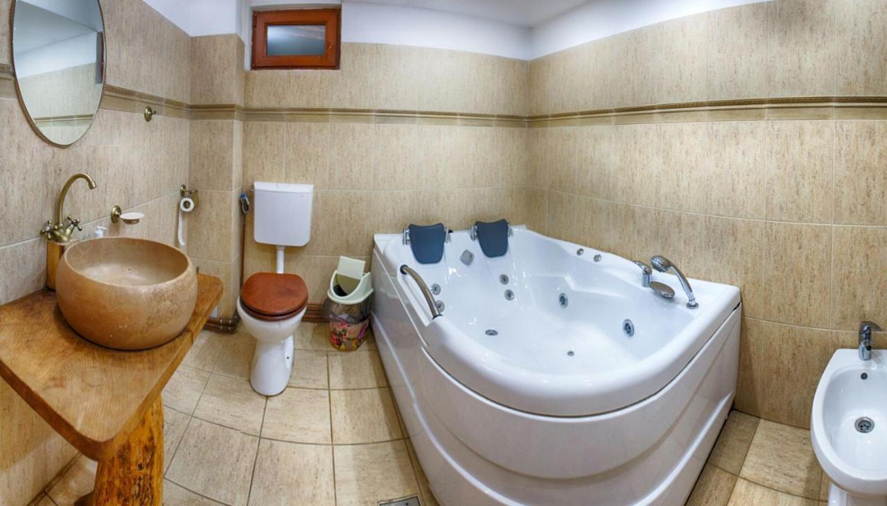 Casa Din Piatra Hotel Poiana  Eksteriør billede